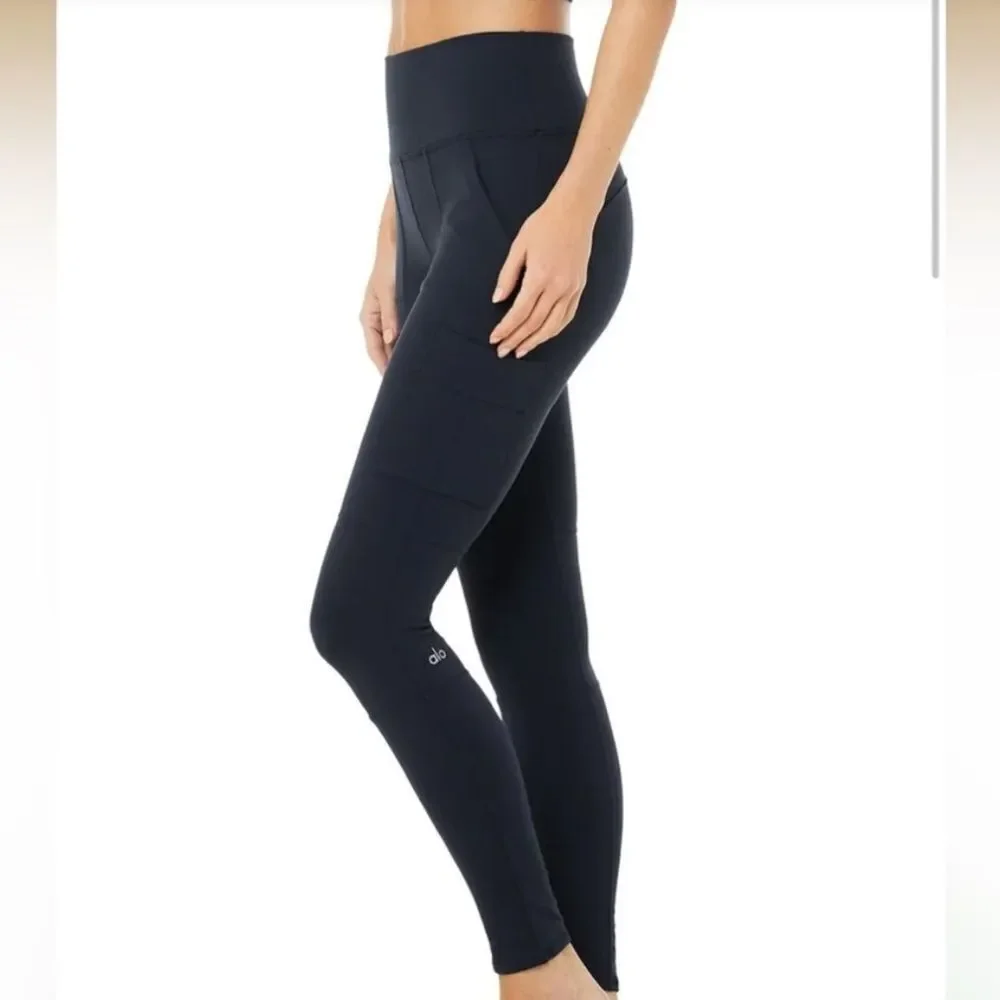 ALO Yoga High Waisted Cargo Leggings Navy Size Medium